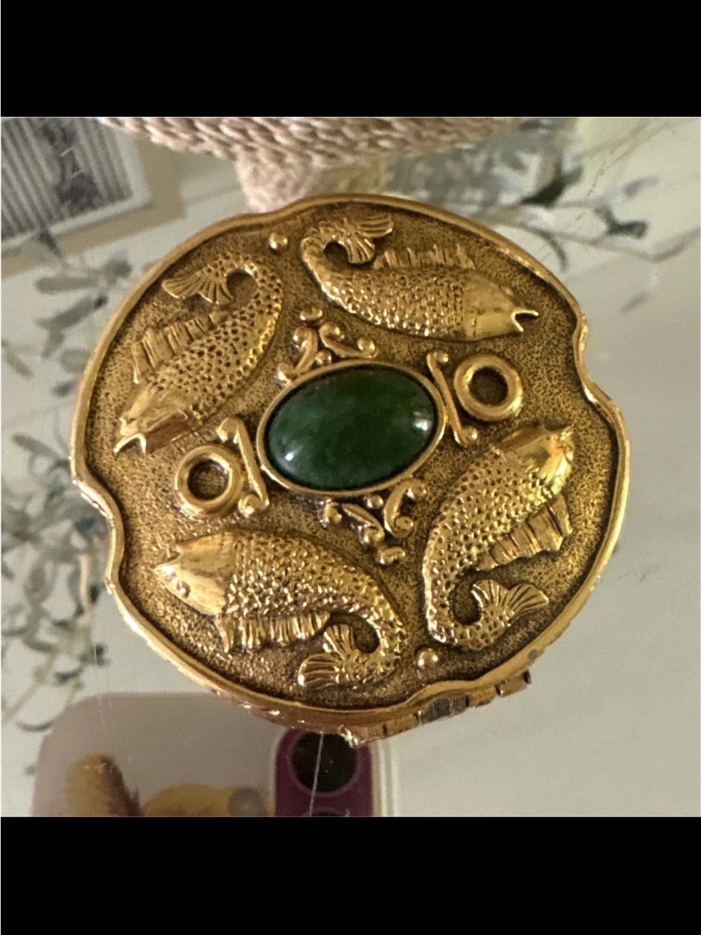 **VINTAGE Max factor pressed powder compact w gold fish. Never been used